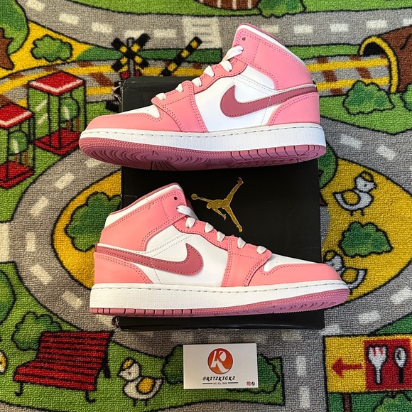 Size 4.5Y/6W Jordan 1 Mid Valentines Day (2023) Sneakers - Picture 4 of 10